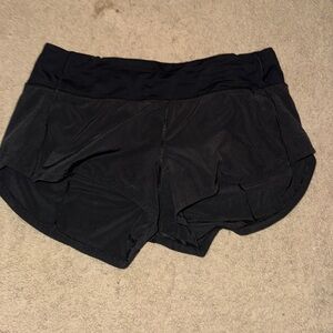 Black 2.5 speed up shorts. Size 6